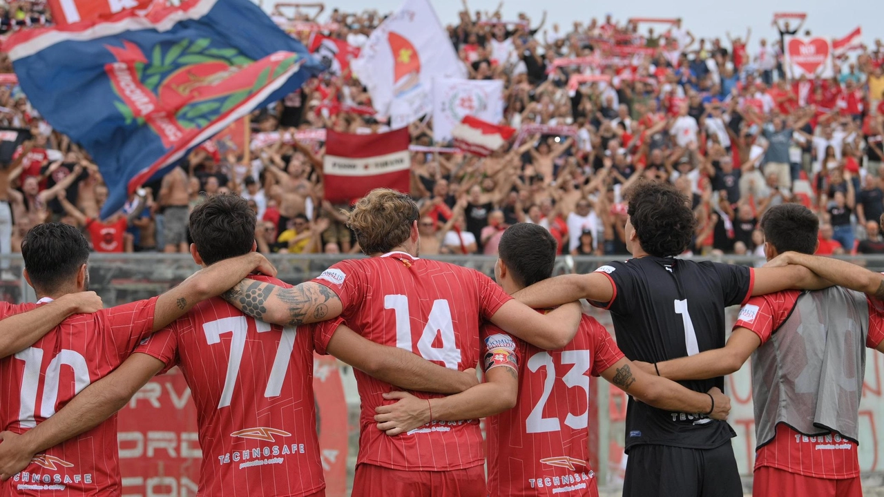 La vittoria dell'Ancona porta entusiasmo e aumenta gli abbonamenti. La squadra di Gadda sta lavorando per un futuro migliore, coinvolgendo la tifoseria.