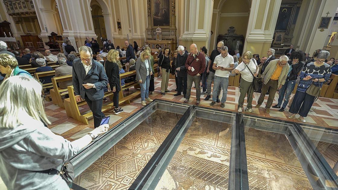 Migliaia di visitatori in Cattedrale per ammirare mosaici e affreschi