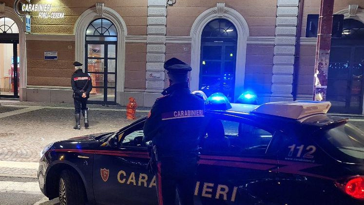 Trovati con droga e armi. A passeggio col machete