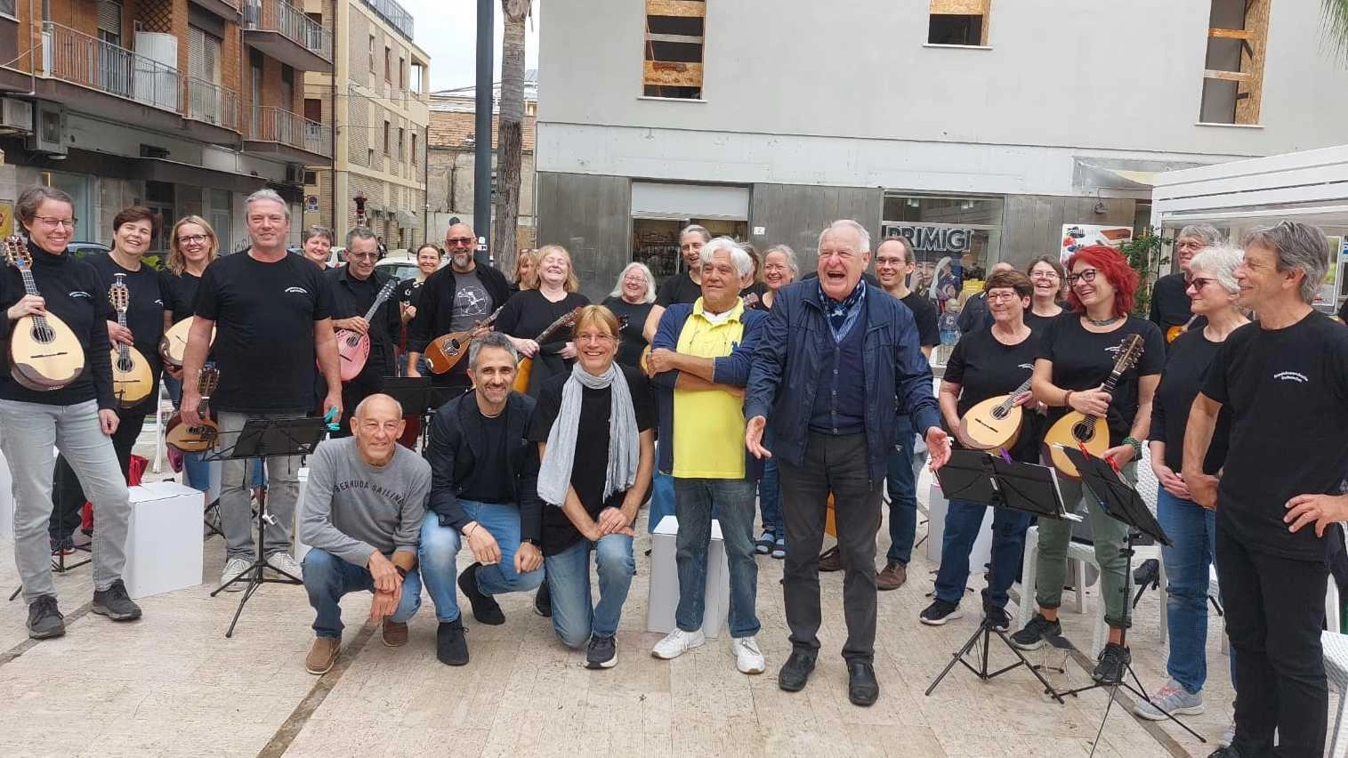 Da Dudenhofen per un flash mob in piazza Matteotti