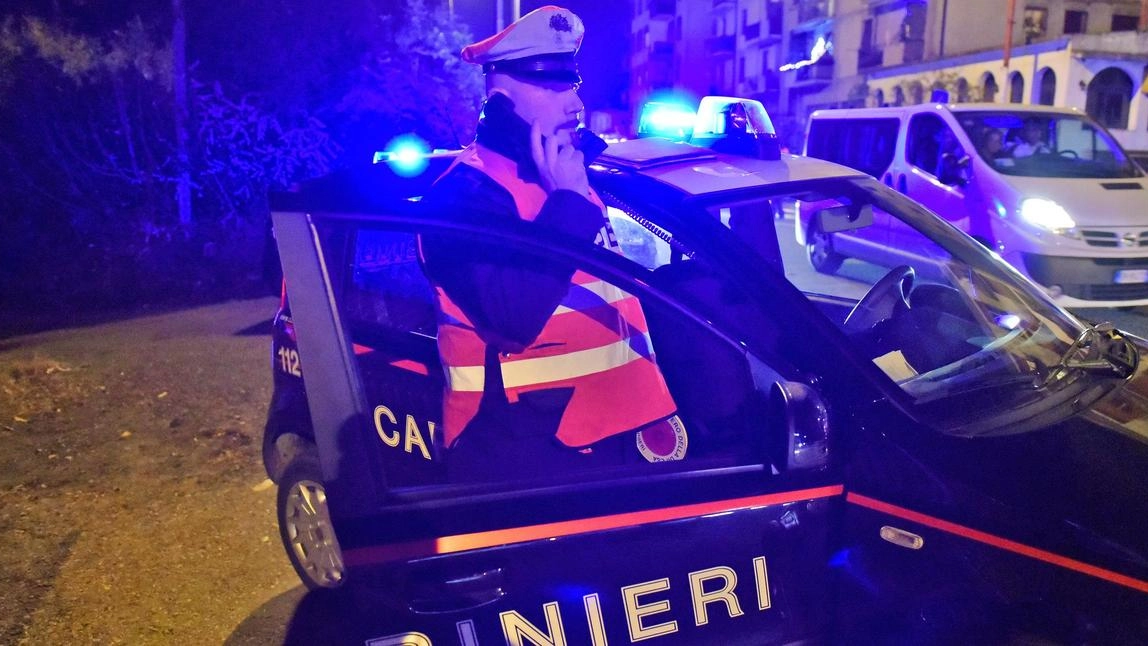 Scappano all’alt dei carabinieri. Ladri in fuga nelle campagne