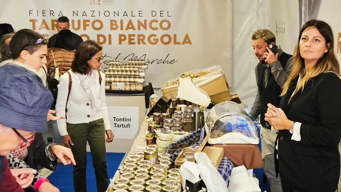 Il tartufo si sposa con le ostriche di La Spezia. Pergola si prepara al gran finale della Fiera