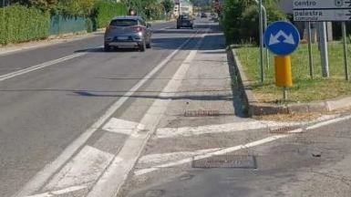 Via Corriera a Barbiano di Cotignola. Il velox cattura le auto in entrambi i sensi e vigono i 50 km/h