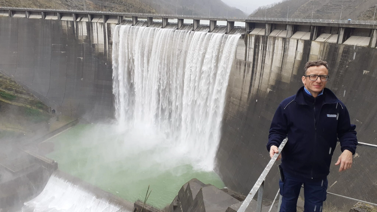 Il primo giorno di marzo le acque del lago di Ridracoli hanno raggiunto lo sfioro della diga formando una imponente cascata