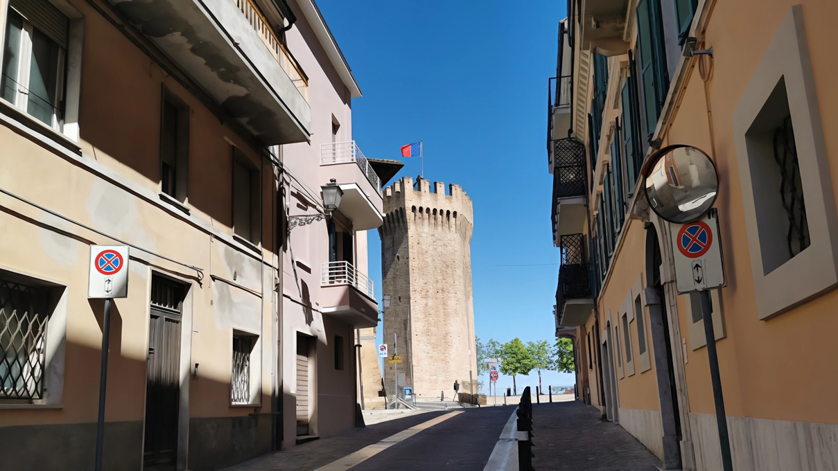 La bambina era ospitata in una residenza protetta. nel paese alto di San Benedetto