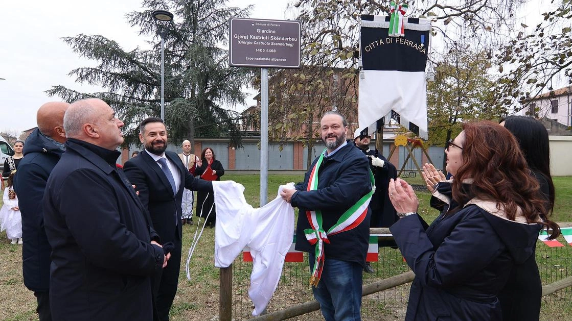 Il viceministro albanese: "Il nome del nostro eroe risuona in un giardino"