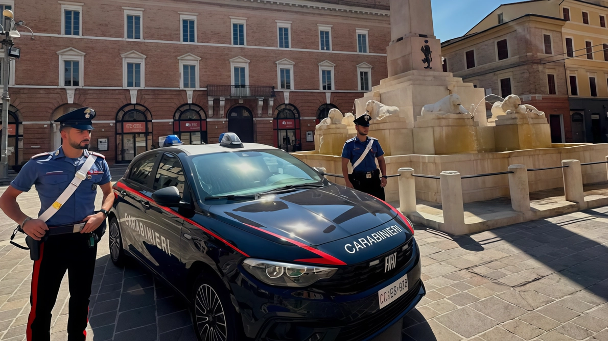 I carabinieri della compagnia di Jesi