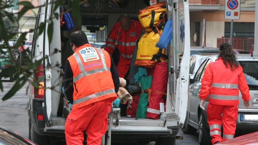 La donna al volante avrebbe detto di non averlo visto per del sole (. foto d’archivio