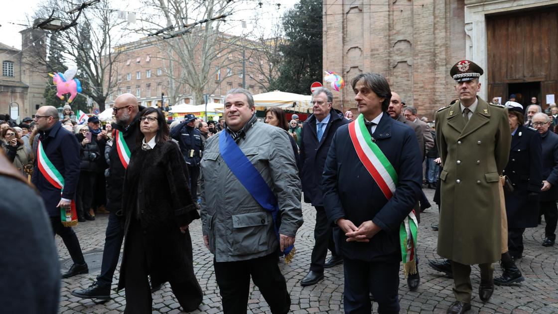 Tour tra le bancarelle. Il re della fiera è il cibo: "Meglio di Sant’Antonio"