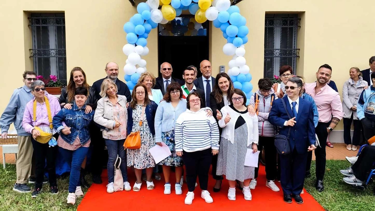 Un momento dell’inaugurazione di Villa Lodi, casa famiglia che accoglierà 5 disabili per renderli indipendenti, era presente il ministro Alessandra Locatelli