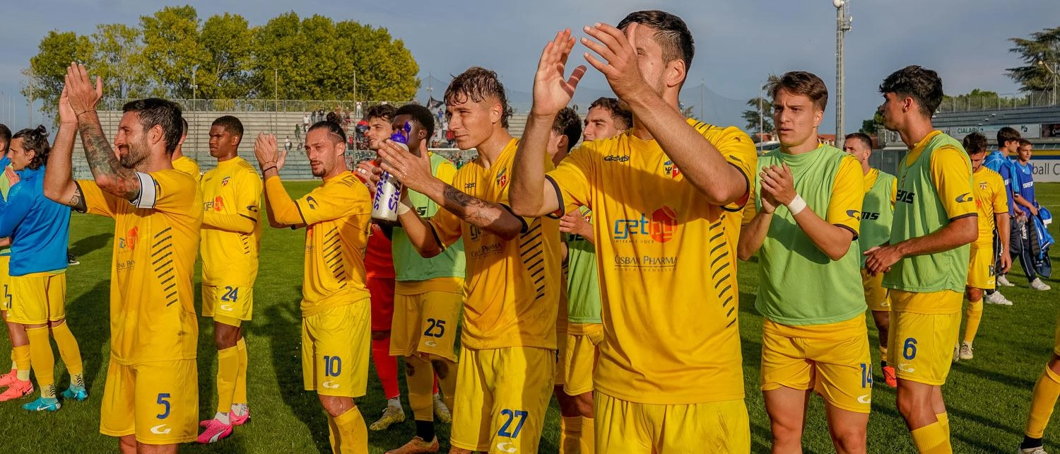 La Fermana di Dario Bolzan si prepara per il match contro il Chieti, affrontando una settimana intensa e concentrando l'attenzione sulle scelte difensive. Storia e statistiche alimentano l'attesa per un confronto che si preannuncia avvincente.