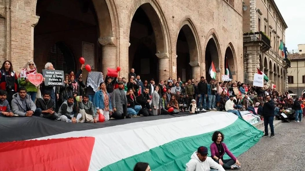 Una delle manifestazioni per la Palestina di Rimini con Gaza e Casa Madiba