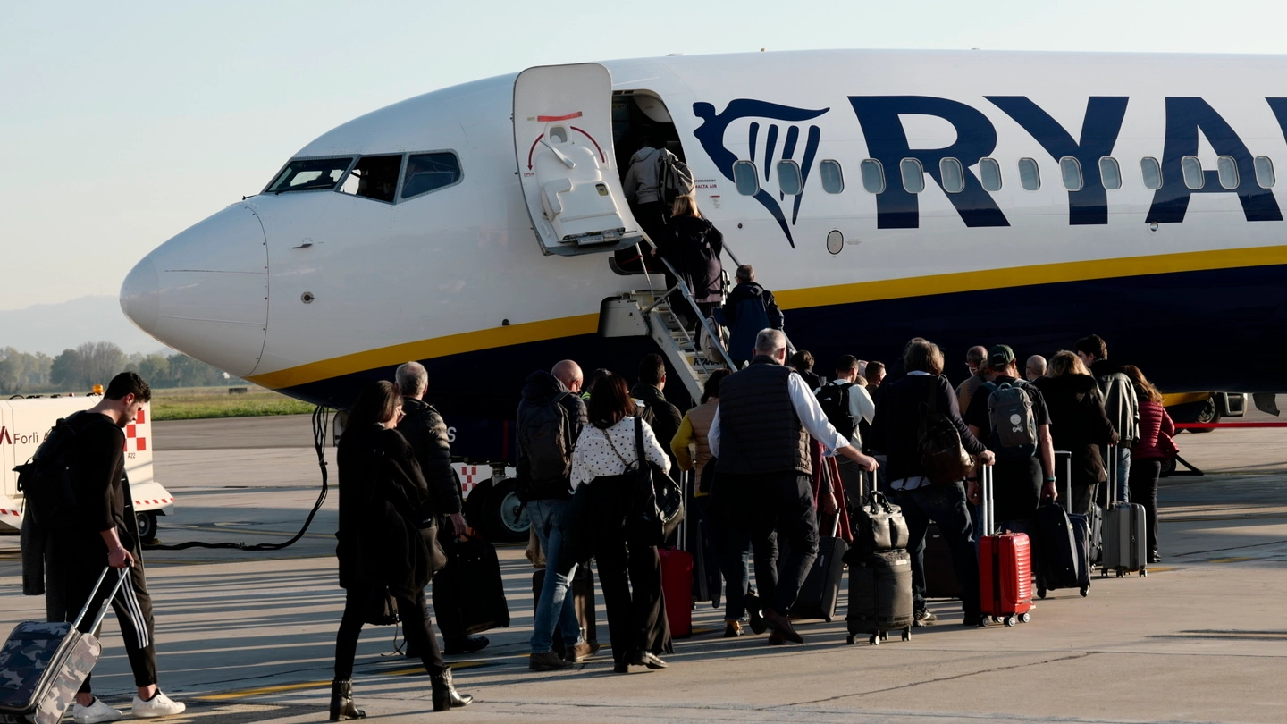 Fra settembre e ottobre due voli a settimana verso Trapani e Catania. Per la città dell’Etna e il capoluogo Palermo le rotte diventeranno poi addirittura 5