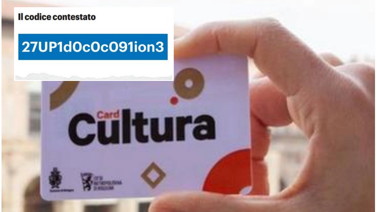 La card Cultura del Comune, e nel riquadro il codice che nasconderebbe l'insulto criptato