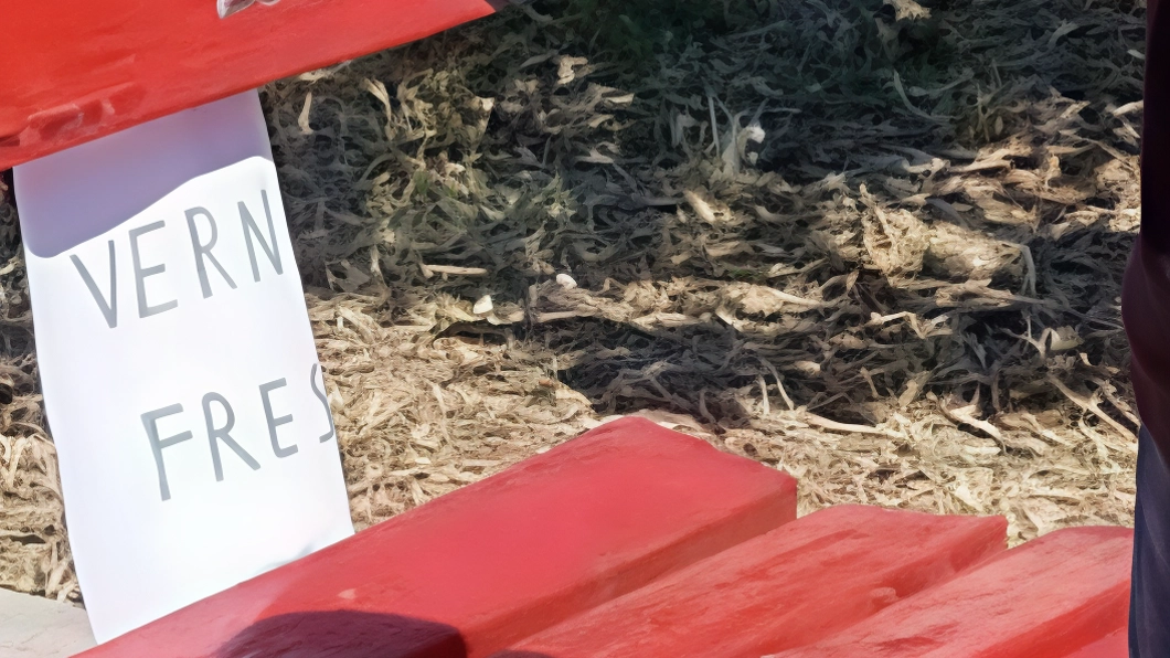 Una ’Panchina di storie’ per inaugurare la nuova panchina rossa installata nel parco di Monte Castello. Domani, l’area verde panoramica...