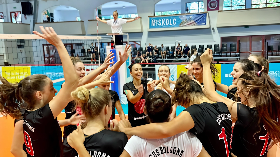 MISKOLC (Ungheria) L’Università di Bologna pronta a centrare la quarta finale europea di volley della sua storia. Le ragazze del Cus...
