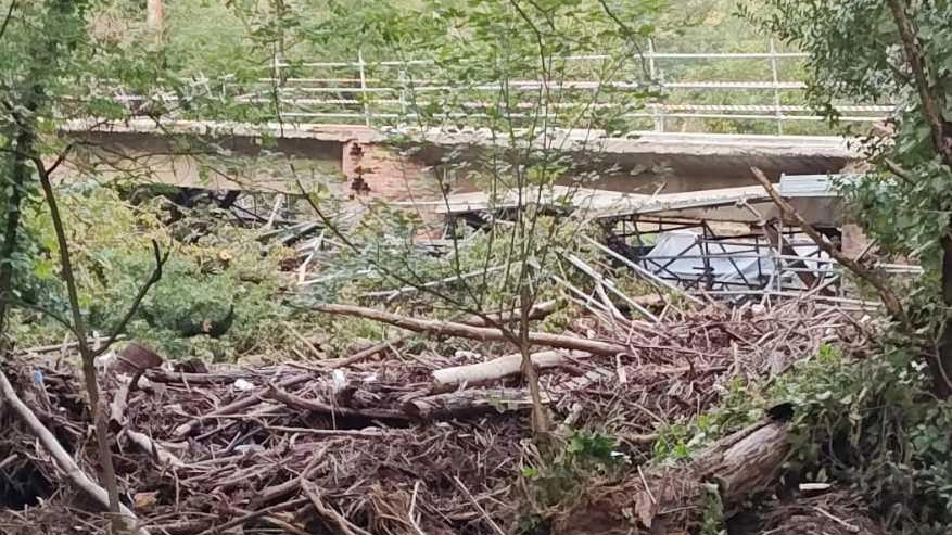 La situazione del ponte sull’Idice di via Pedagna, a San Lazzaro. Critici i meloniani Sangiorgi ed Evangelisti