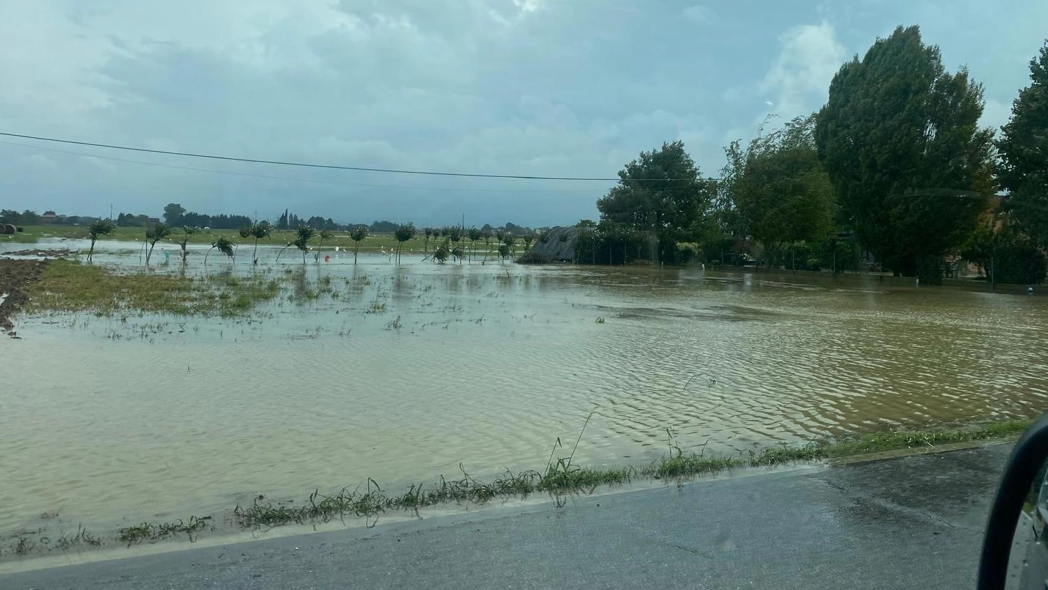 Allagamenti in pianura e dissesti sul colle. E ’piove’ al Carducci