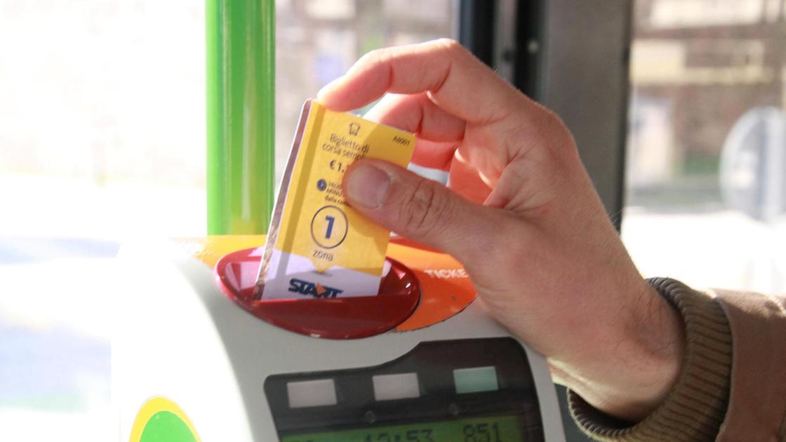 Bus, 60 euro di sconto per gli abbonamenti