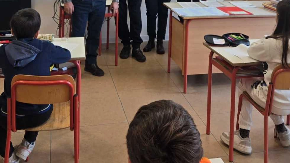 A Mascarino, il progetto regionale valorizza il dialetto bolognese nelle scuole primarie con l'aiuto di volontari.