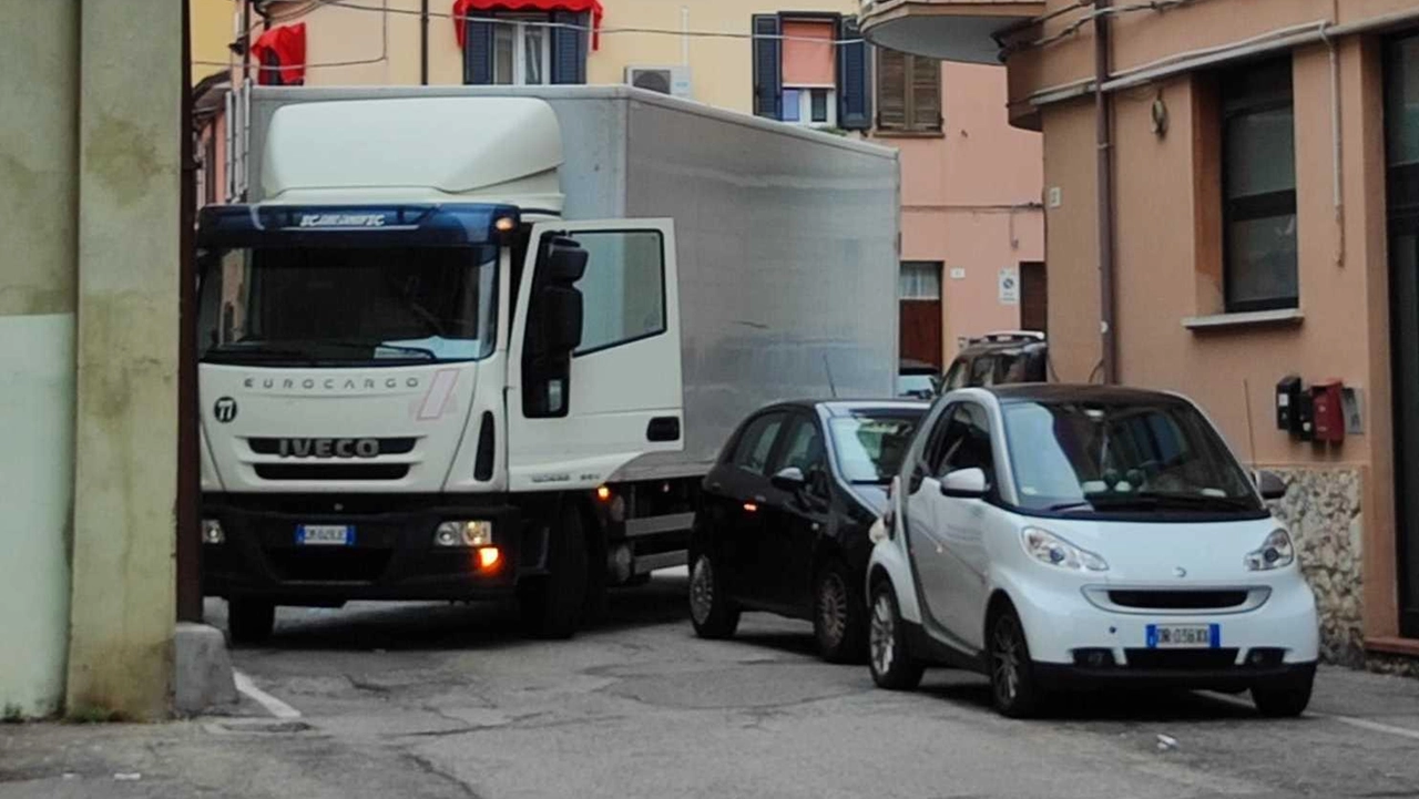 Residenti esasperati: "Servono più controlli, qui sembra il far west"