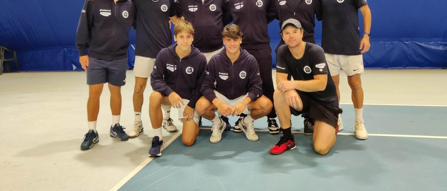 Il Circolo Tennis Massa Lombarda subisce la terza sconfitta in serie A1 maschile, rimanendo in fondo alla classifica. Indisponibilità e sconfitte pesanti complicano il cammino della giovane squadra.