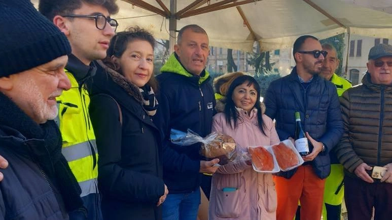 Pacchi alimentari natalizi e giocattoli sono stati consegnati a centinaia di famiglie in difficoltà, non solo matelicesi, ma...