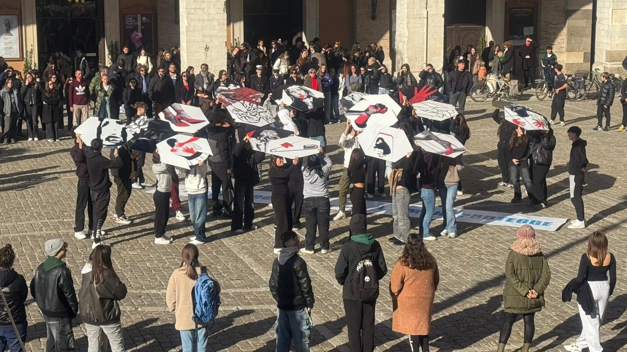 La violenza è dentro casa. Cinquanta casi ogni anno. L’urlo dei ragazzi: "Basta"