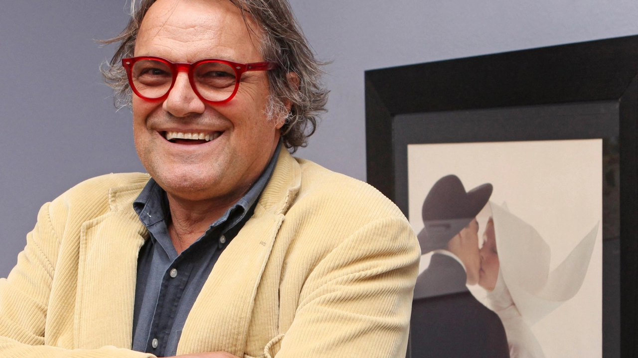 Nell’ultima edizione di Fotografia Europea, Oliviero Toscani aveva voluto partecipare con una sua mostra, quella più irriverente, all’interno del circuito off allestito in via Roma, dal titolo “Cacas”