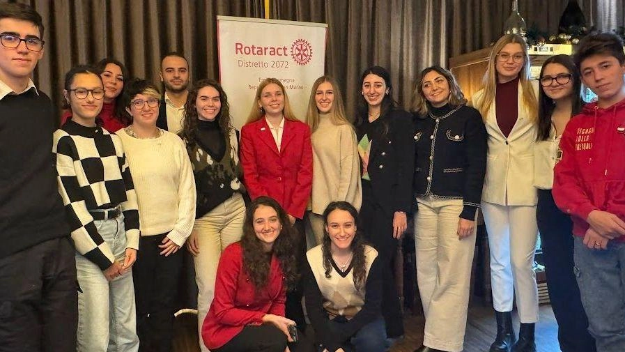 Si è svolto domenica il tradizionale pranzo natalizio degli auguri organizzato dal Rotaract club di Ravenna. All’evento erano presenti anche...