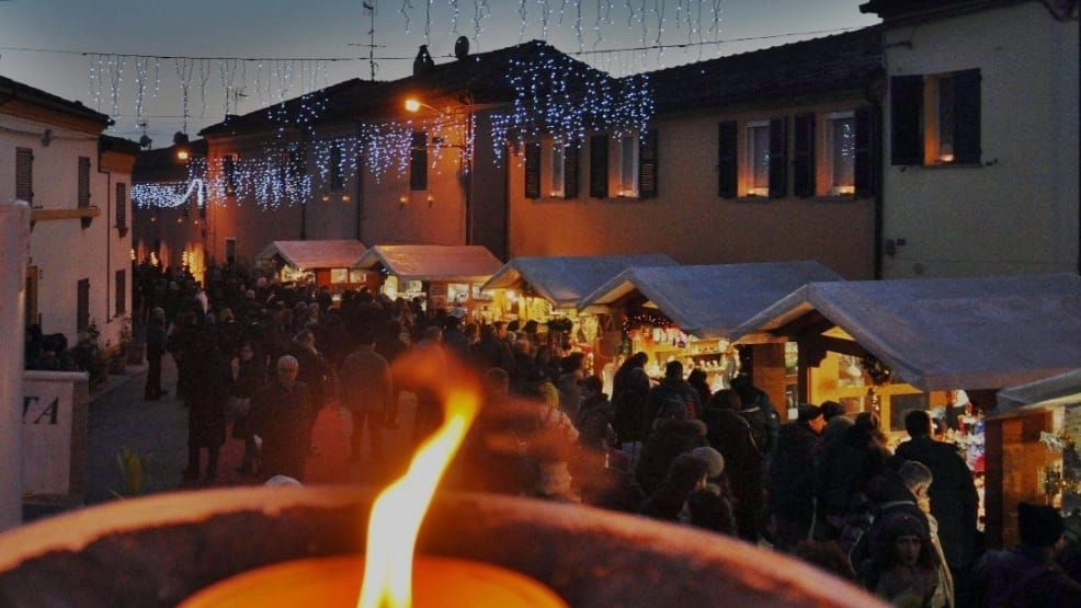 L'edizione 2023 Candele a Candelara. Quest'anno i mercatini ci saranno nei weekend dal 23 novembre al 15 dicembre