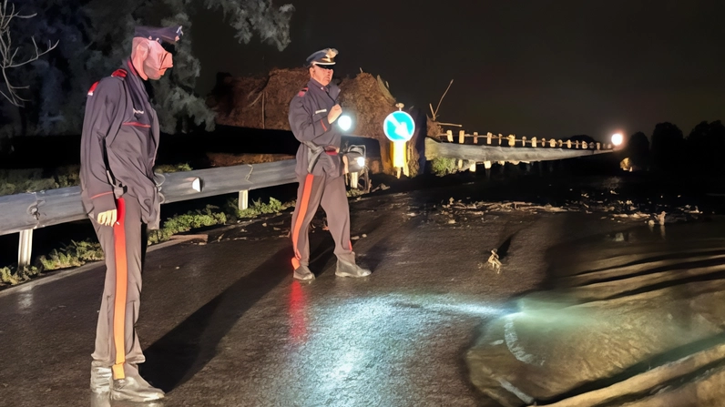 "Intrappolata nel fango. Salvata dai carabinieri. Una notte da dimenticare"