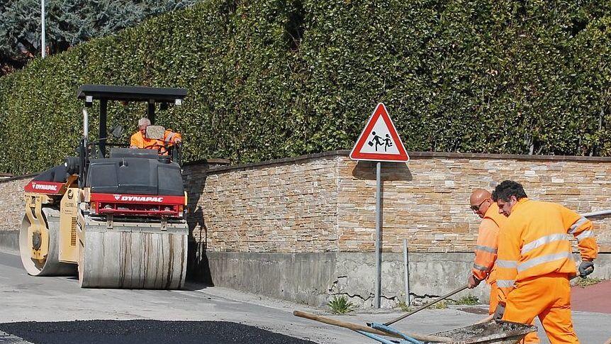 Parte il cantiere di via Fornace: "Avanti tutta con il piano asfalti"