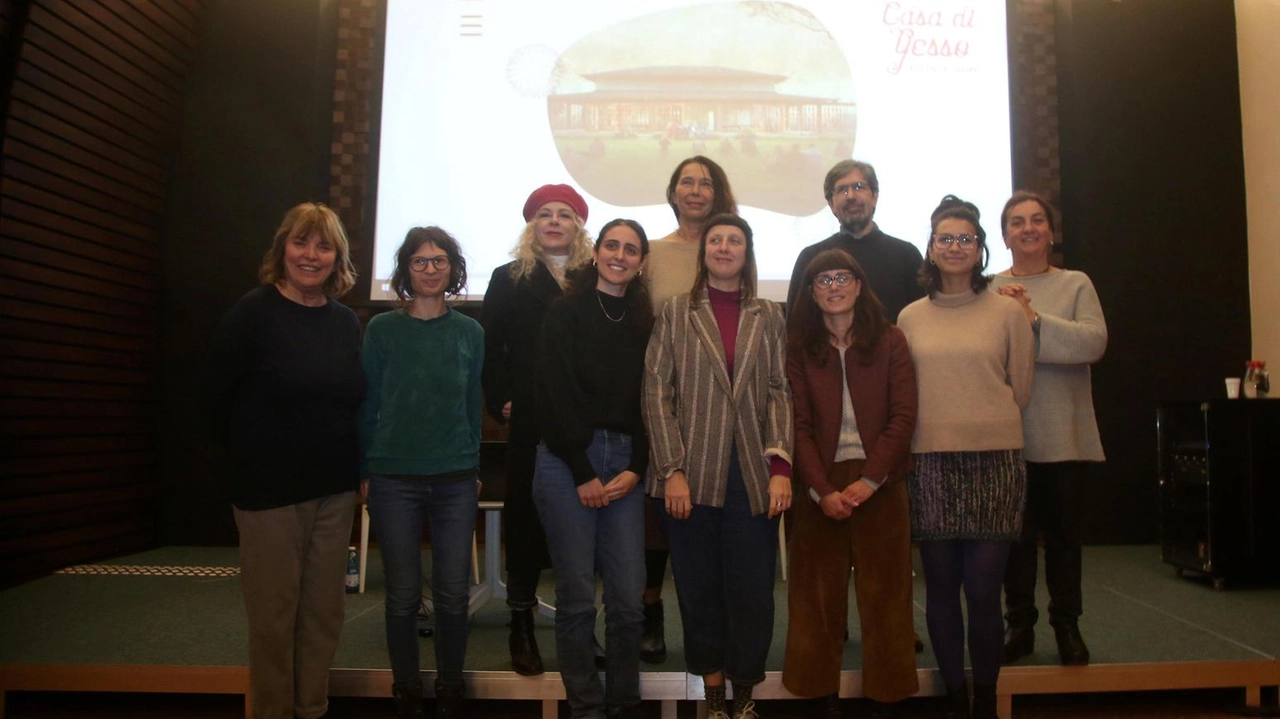 Gli animatori di casa di Gesso e Aidoru insieme agli assessori comunali Maria. Elena Baredi, Camillo Acerbi e Giorgia Macrelli