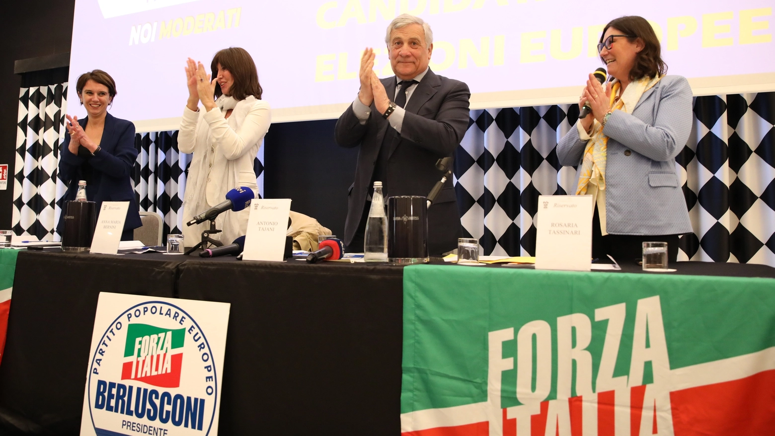 Forza Italia, la presentazione dei candidati al Savoia di Bologna (foto Schicchi)