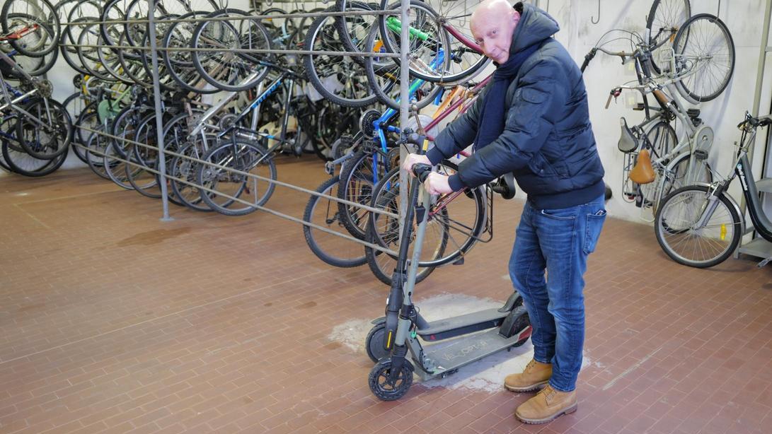 Gli oggetti smarriti. Tra bici, assegni e libri