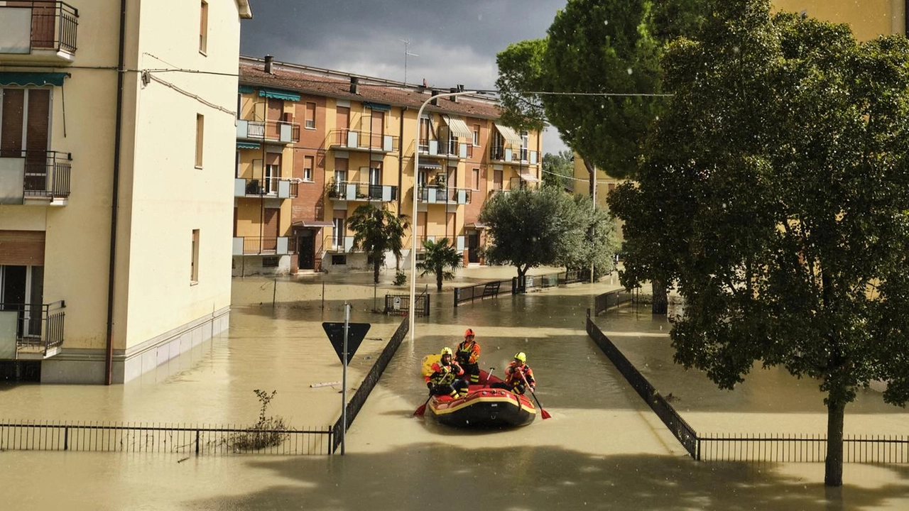 Via Cimatti è una delle strade di Faenza più colpite dall’alluvione (Tedioli)