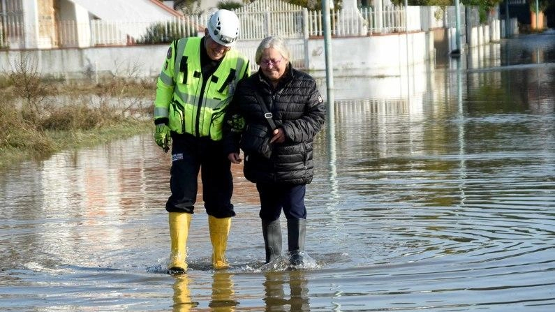 SOTT’ACQUA L’inondazione a Volano per la formazione di una breccia a mare