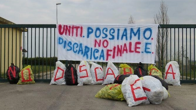 "Discarica, stanchi delle promesse. Il progetto non è stato fermato"