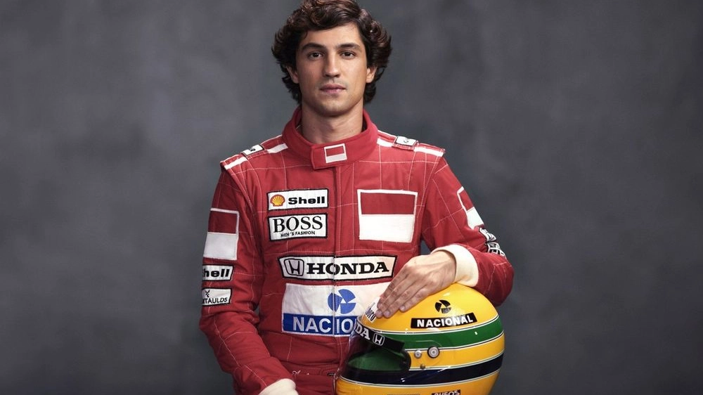 Gabriel Leone nella sua interpretazione di 'Senna', la serie Netflix dedicata ad Ayrton 