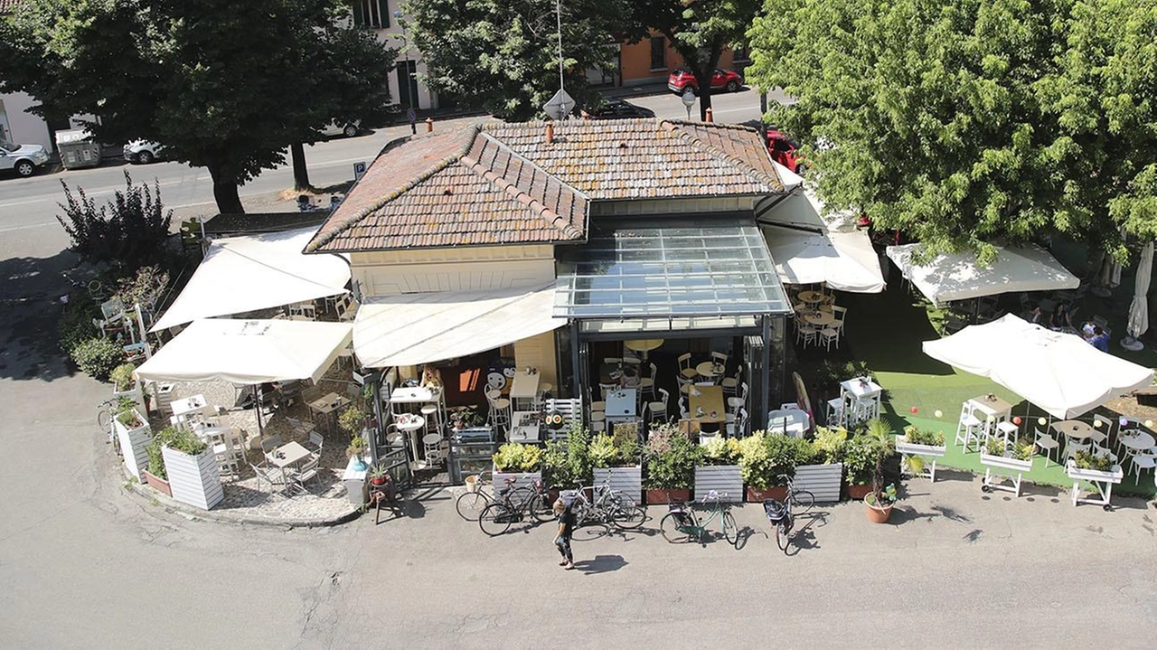 Il Caffè della Rocca ha cambiato gestione a inizio 2024 dopo la vittoria della gara da parte della società Mr Bruce di Emanuele Brusaferri L’ex gestore ha fatto ricorso al Tar, poi accolto