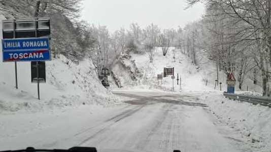 E’ già un bianco Natale, in azione mezzi spargisale