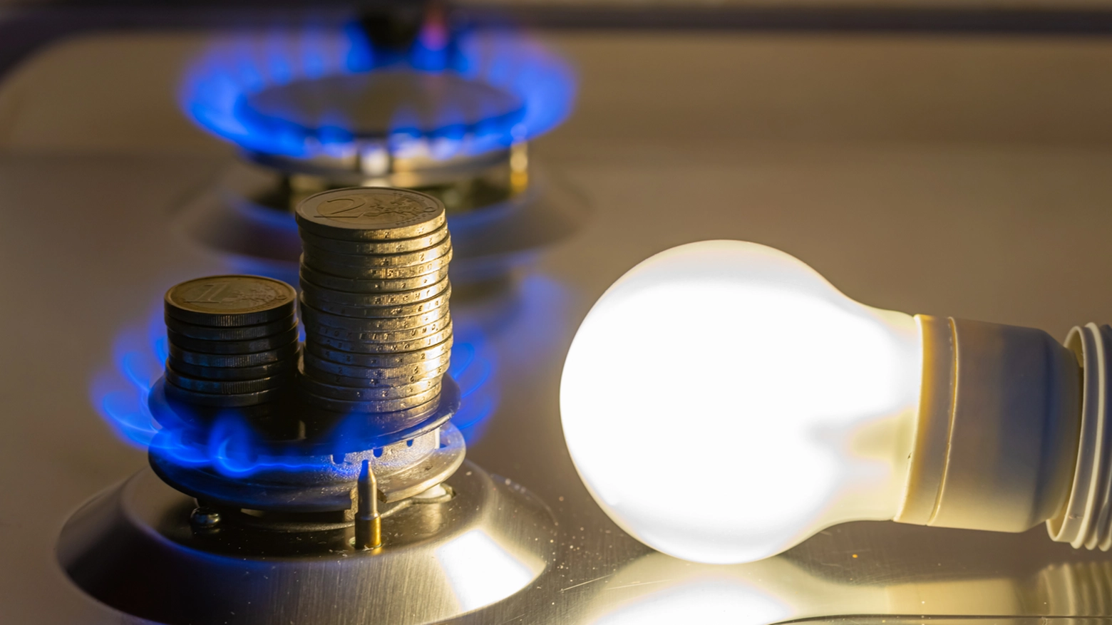 Bollette luce e gas, è finito il mercato tutelato dell'energia: cosa succede adesso