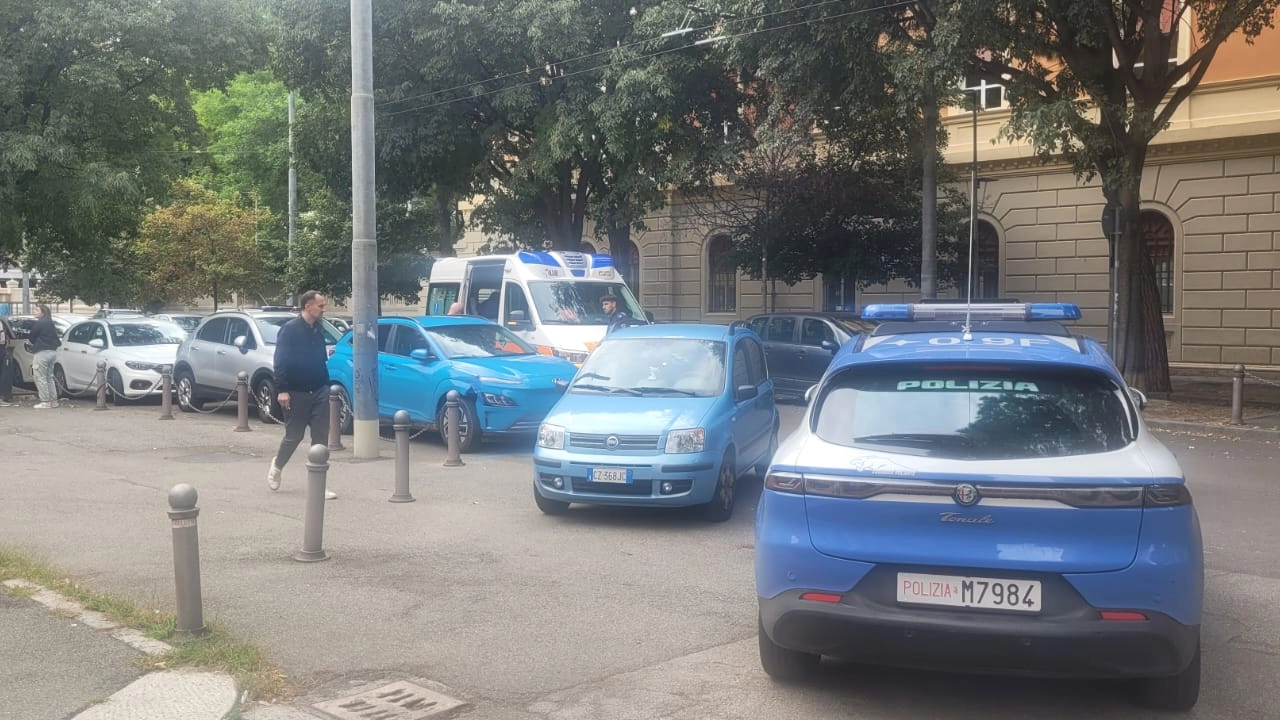 Via Gramsci, a pochi metri dalla stazione centrale e da piazza XX Settembre