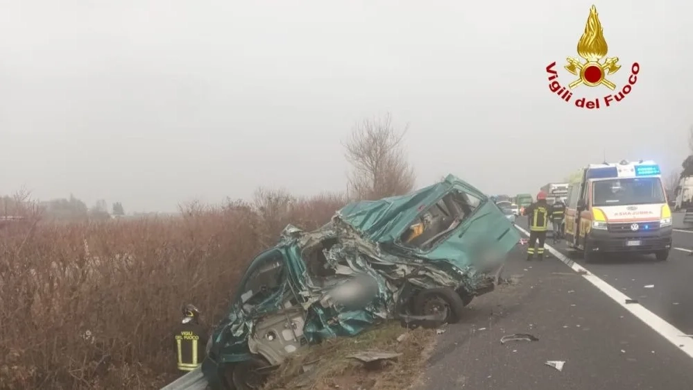 Il furgoncino travolto dal tir