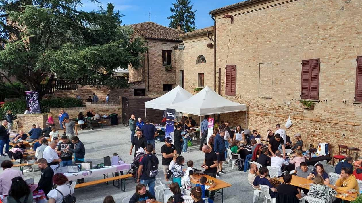 L’immagine di una scorsa edizione del noto festival di Gradara, che anche quest’anno vedrà arrivare appassionati da tutta Italia