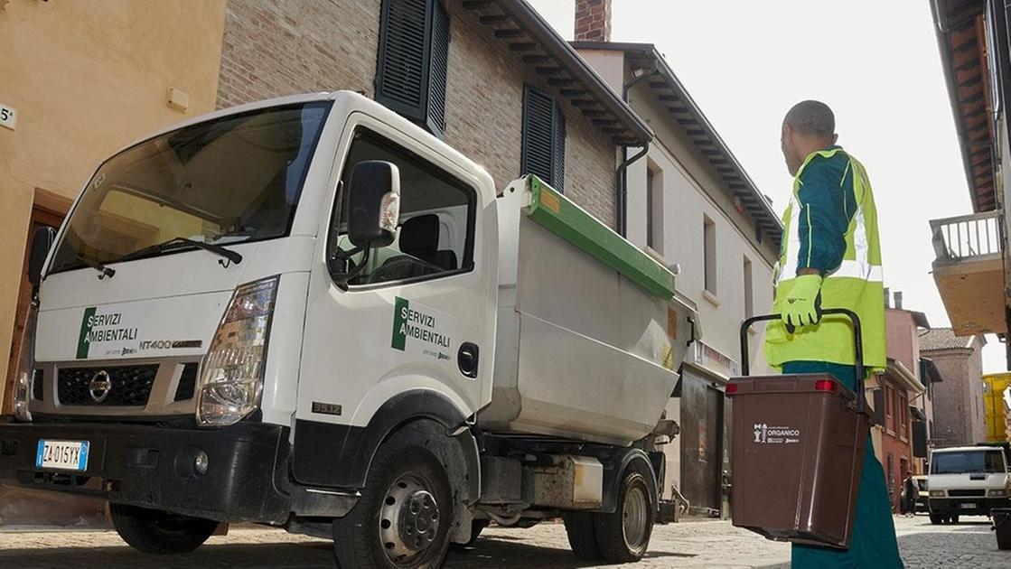 Rifiuti, tariffe a confronto. A Ravenna linea soft: più conferimenti all’anno