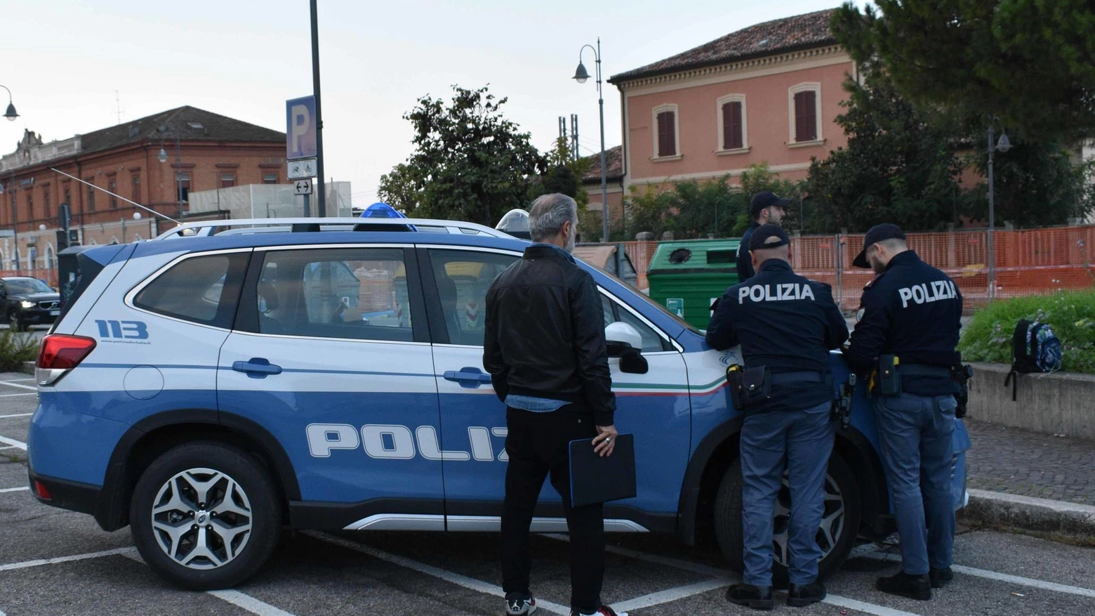 Ruba una maglietta per sfida. La polizia denuncia un 16enne