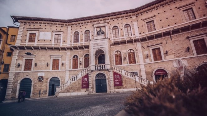 Palazzo Capparucci (Fermo)