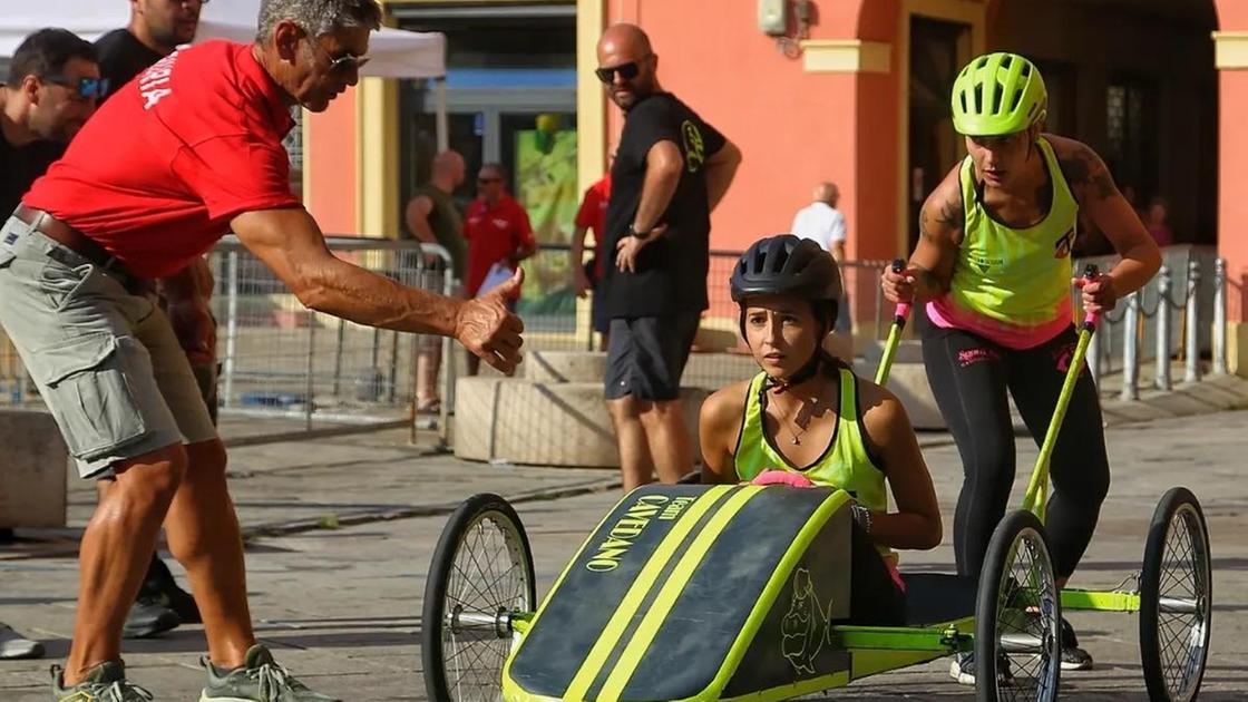 Carrera, l’attesa è terminata. Al via la grande corsa: favoriti i ragazzi della Mora